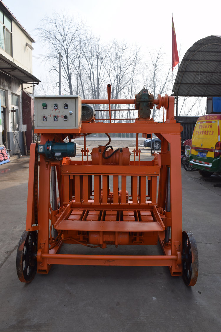 小型移動磚機